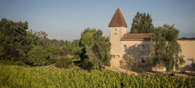 Beautiful holiday home with swimming pool图片