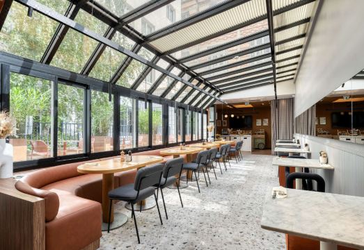 Hôtel Mercure Paris 15 Porte de Versailles Hotel Overview