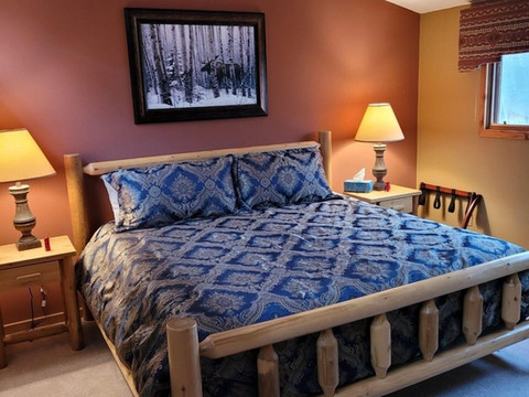 Cable Townhome #3 3 卧室公寓，由RedAwning提供