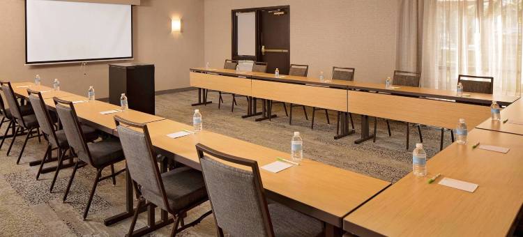 达拉斯艾迪生/科洛路万怡酒店(Courtyard Dallas Addison/Quorum Drive)图片