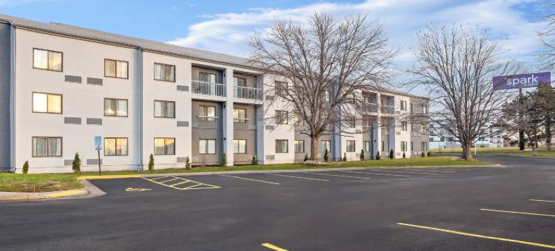 希尔顿贝滕多夫四城-spark酒店(Spark by Hilton Bettendorf Quad Cities)图片