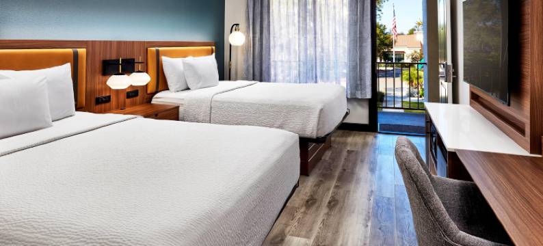 千橡市纽伯里公园拉昆塔温德姆套房酒店(La Quinta Inn & Suites by Wyndham Thousand Oaks-Newbury Park)图片