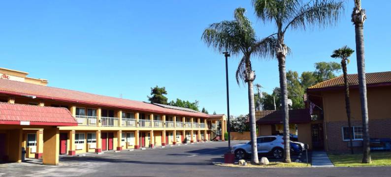 维塞利亚速8酒店(Super 8 by Wyndham Visalia)图片