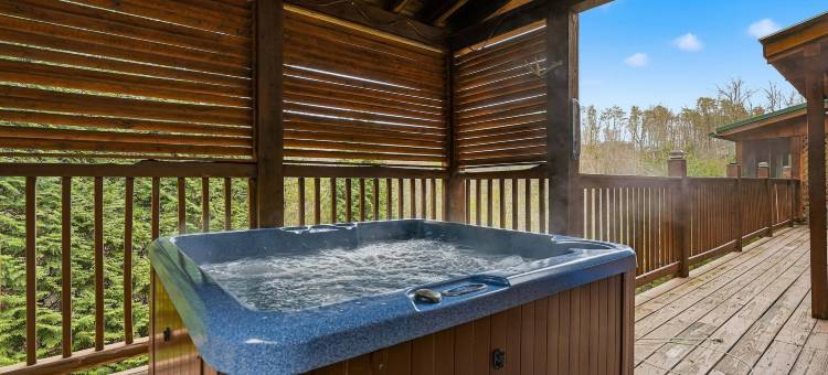 五卧室小木屋，带庭院、办公室、热水浴缸和火坑(5BR Cabin w Yard Office Hot Tub Firepit)图片