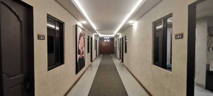 克拉克国际机场附近联排别墅橡木灰色酒店(Townhouse Oak Grey Hotel Near Clark International Airport)图片