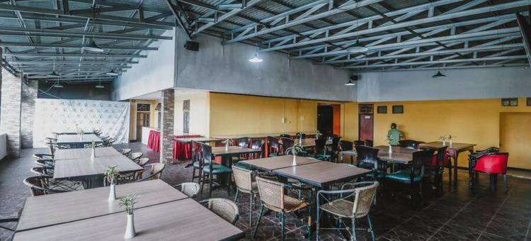 茂物红多兹Plus Neo Asri Megamendung彭查克酒店(RedDoorz Plus at Neo Asri Hotel Megamendung Puncak Bogor)图片