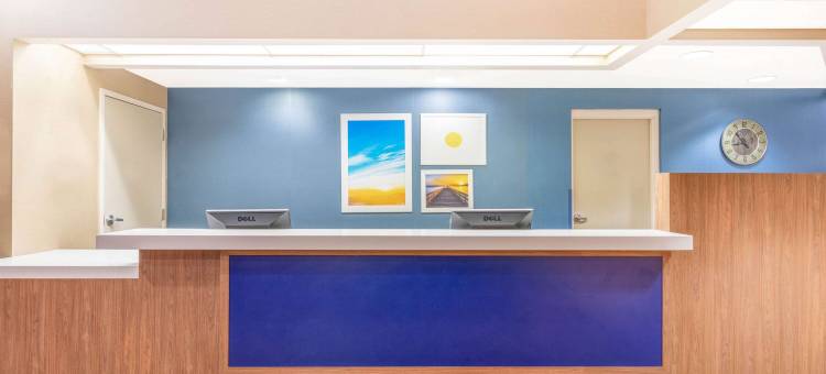 伊根明尼苏达戴斯酒店-近美国购物中心(Days Inn by Wyndham Eagan Minnesota Near Mall of America)图片