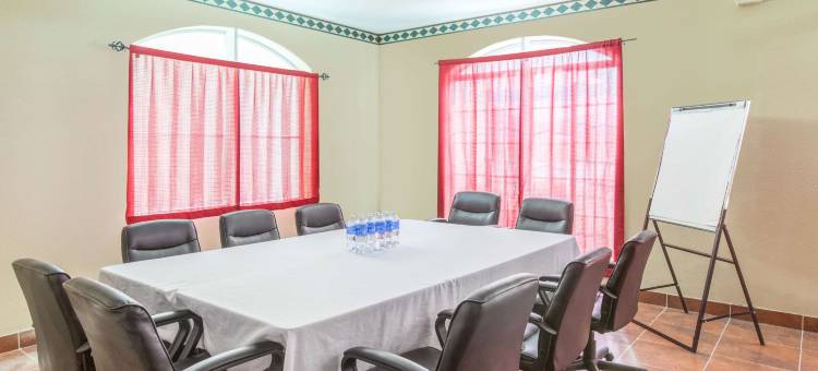 威莱斯-大峡谷地区华美达酒店(Ramada by Wyndham Williams/Grand Canyon Area)图片