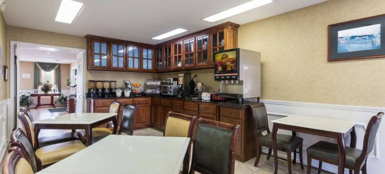 韦克罗斯温德姆呗盟酒店(Baymont by Wyndham Waycross)图片