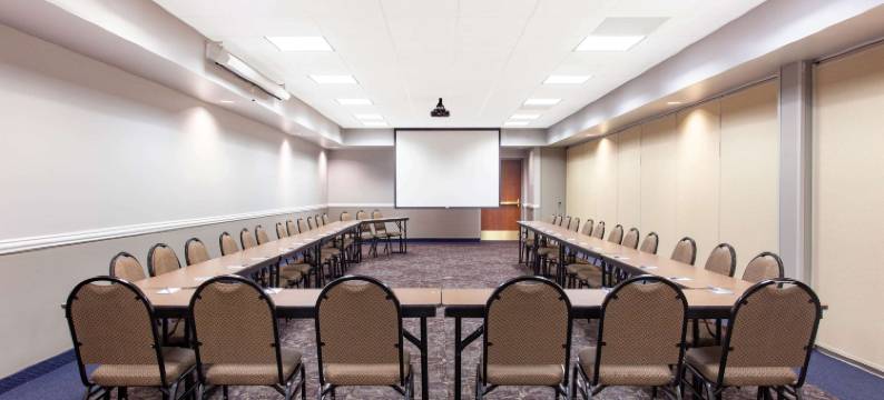 美吟温德姆酒店及会议中心(AmericInn by Wyndham Mankato Event Center)图片