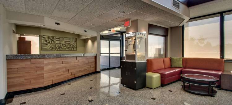 埃文斯维尔东德鲁里套房酒店(Drury Inn & Suites Evansville East)图片