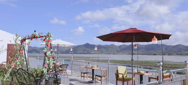 恋家东钱湖店公寓(郭陶段分店)图片