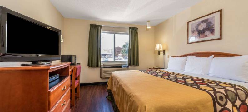 登顿速8酒店(Super 8 by Wyndham Denton)图片