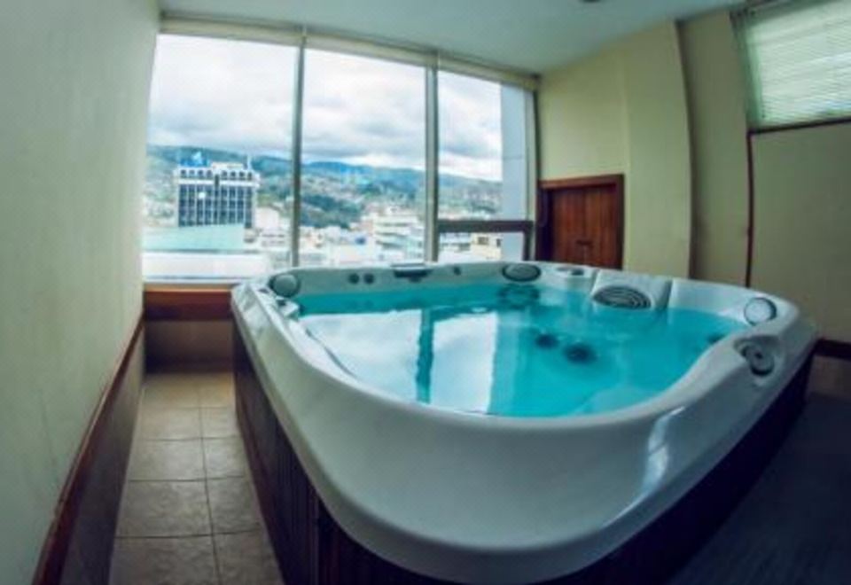 Hotel EmperadorHotel Overview