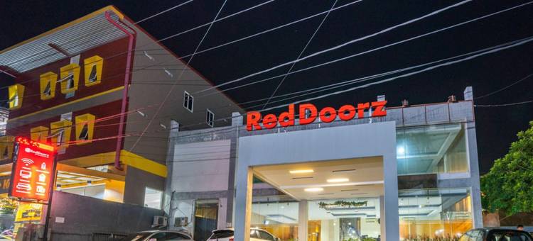 红多兹酒店-近美娜多巴胡购物中心(RedDoorz Near Bahu Mall Manado)图片