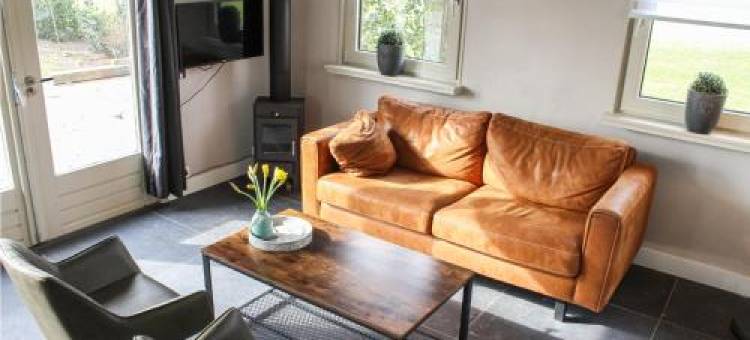 2 Bedroom Nice Home in Bornerbroek图片