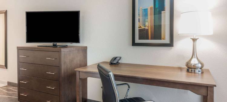 休斯顿斯普林南拉昆塔温德姆套房酒店(La Quinta Inn and Suites by Wyndham Houston Spring South)图片