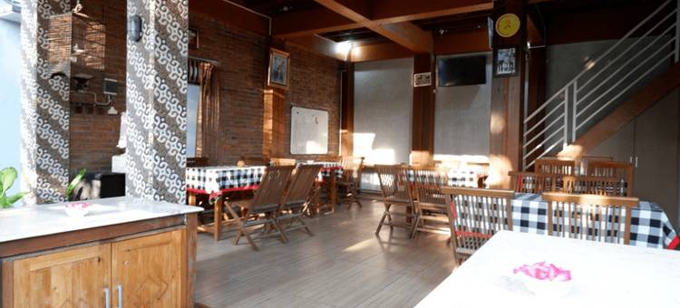 梅纳拉库杜斯附近的红多兹·西亚里亚(RedDoorz Syariah Near Menara Kudus)图片