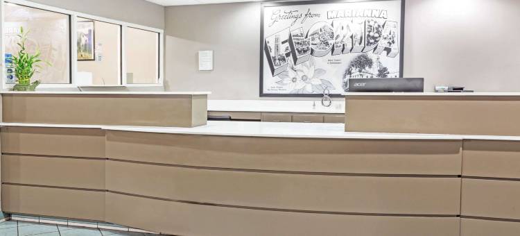 玛丽安娜速8酒店(Super 8 by Wyndham Marianna)图片