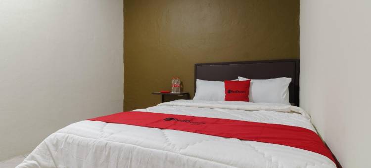 红门酒店尼尔芝卡姆佩克购物中心卡拉旺(RedDoorz Near Cikampek Mall Karawang)图片