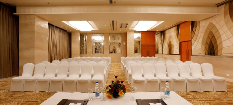 占西纳特拉吉萨洛瓦门廊酒店(Nataraj Sarovar Portico Jhansi)图片