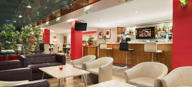 豪恩斯希思罗东温德姆华美达酒店(Ramada by Wyndham Hounslow - Heathrow East)图片