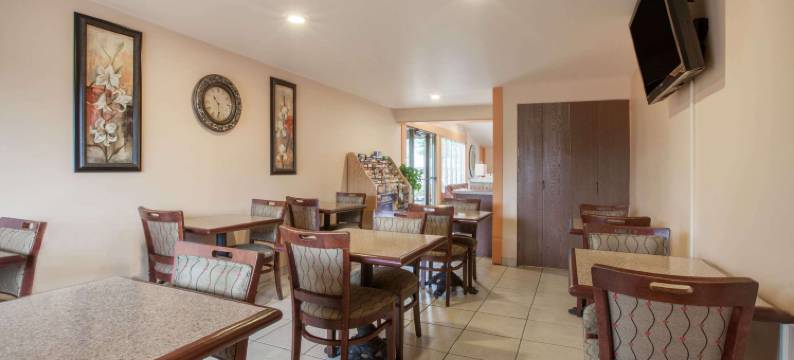 格林斯堡骑士酒店(Knights Inn Greensburg)图片