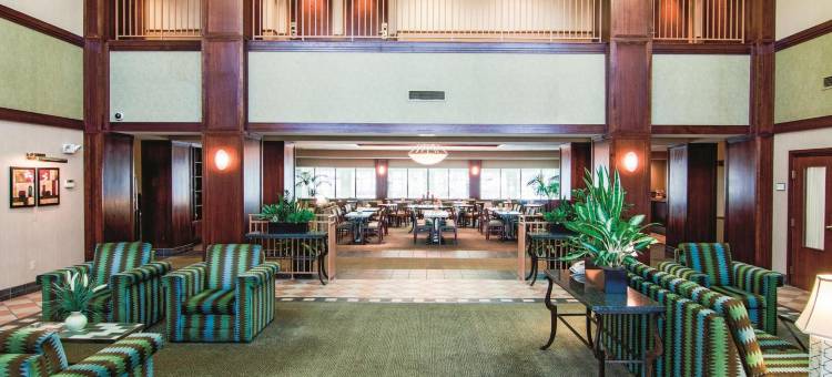 班诺克迪尔菲尔德拉昆塔温德姆套房酒店(La Quinta Inn & Suites by Wyndham Bannockburn-Deerfield)图片