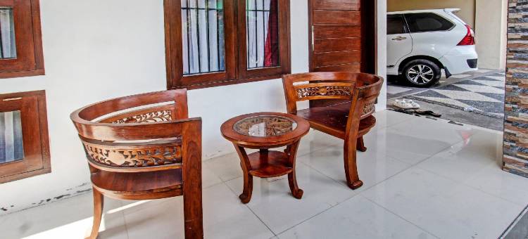 OYO Life 92754 格里亚佩尔达纳公寓(OYO Life 92754 Kost Griya Perdana)图片