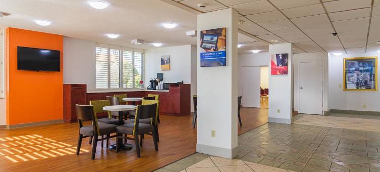 纽南6号汽车旅馆(Motel 6 Newnan, GA)图片