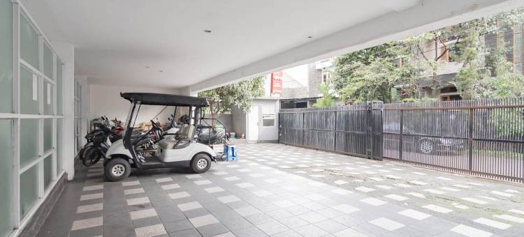 红门酒店-近特兰斯影城购物中心邦戈公寓(RedDoorz Near Trans Studio Mall Bongo Residence)图片