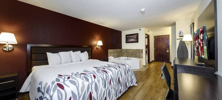 欧塞奇比奇红顶酒店-奥沙克湖(Red Roof Inn Osage Beach - Lake of The Ozarks)图片