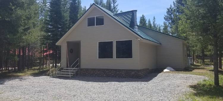 Hot Tub! Cozy beds sleeps 10, Wi-Fi, only 20 miles to West Yellowstone图片