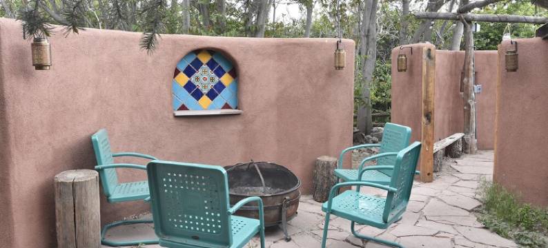 Peaceful Adobe w Jacuzzi, Walk To Arroyo Seco, Pets Welcome图片