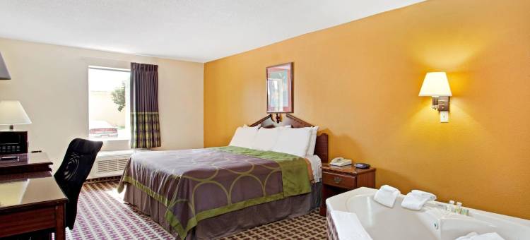 福雷斯特城速8酒店(Super 8 by Wyndham Forrest City AR)图片