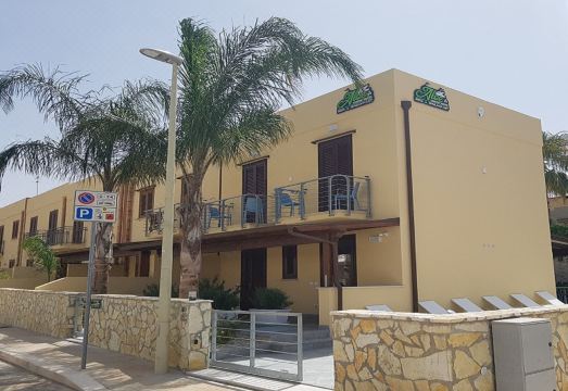 Room and Breakfast Aloe Hotel Overview