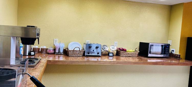 德里奥伊克诺旅馆(Econo Lodge Del Rio)图片