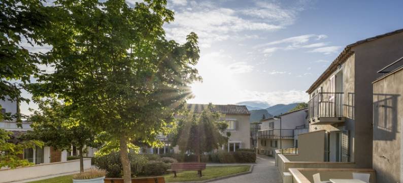 风秃山 - 马洛塞纳花园与城市(Garden & City Mont-Ventoux Malaucène)图片