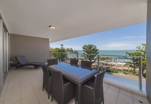 Echelon Apartments Yeppoon Hotel Overview