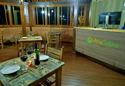 Alta Colina Chalés Hotel Overview