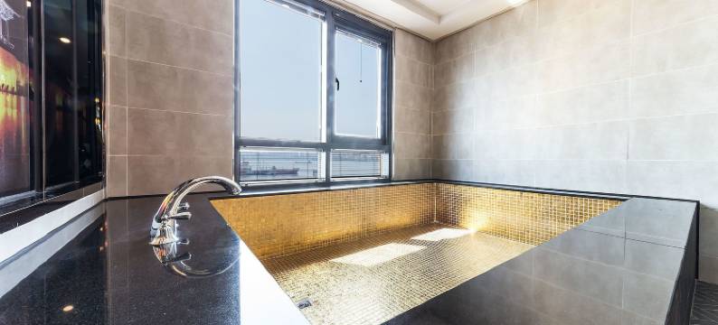 Full Moon酒店(Full Moon Hotel)图片