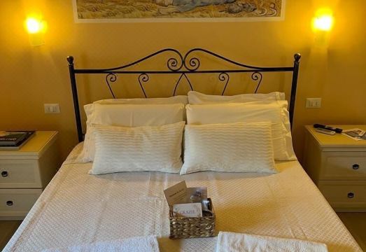 B&B Zio Cici Hotel Overview