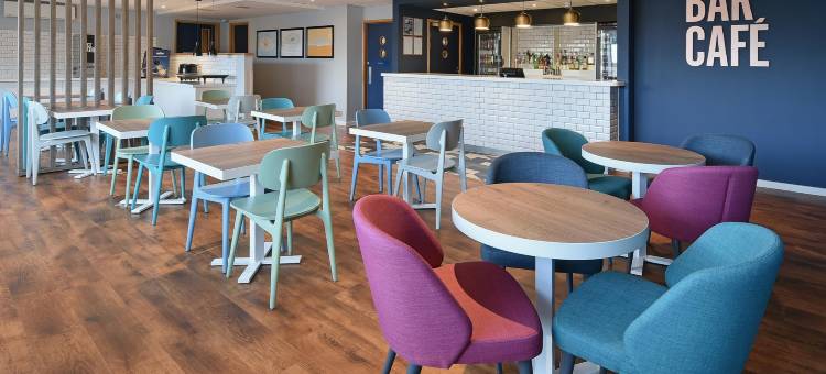 伦敦雷恩斯公园旅屋酒店(Travelodge London Raynes Park)图片