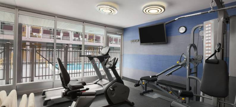 罗克维尔中心华美达酒店(Ramada by Wyndham Rockville Centre)图片