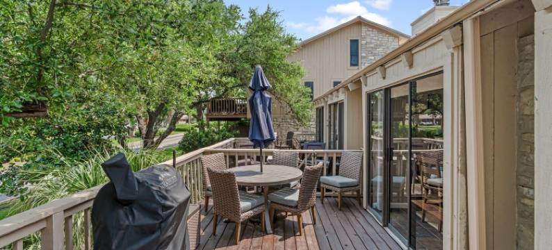 马蹄湾湖畔公寓度假屋(Lakeside condo Retreat in Horseshoe Bay)图片