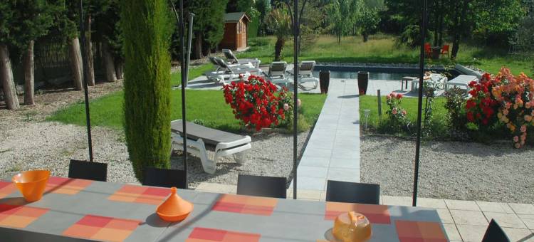 Holiday Home in L'Isle-sur-la-Sorgue with Pool图片