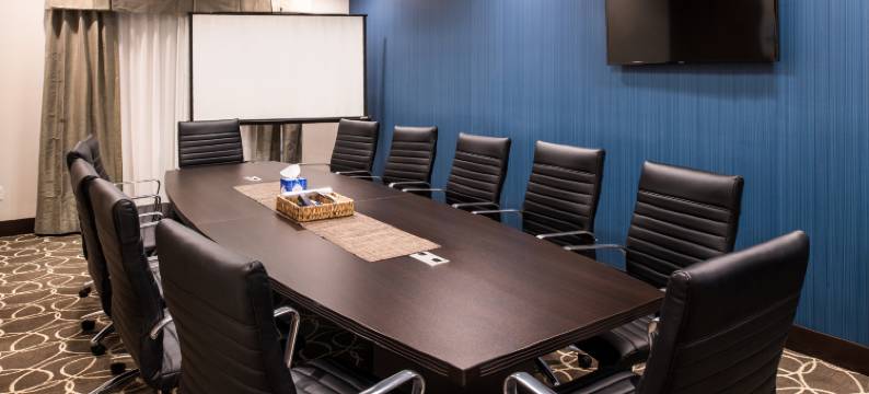 贝克斯菲尔德机场智选假日套房酒店(Holiday Inn Express & Suites BAKERSFIELD AIRPORT by IHG)图片