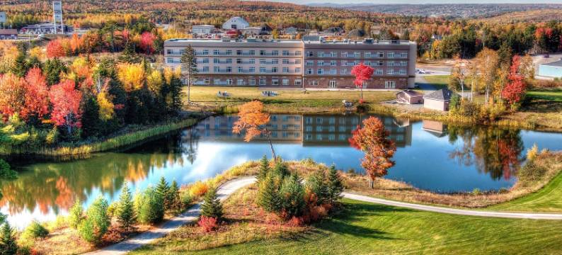新不伦瑞克弗雷德里克顿丽笙金斯伍德酒店(Radisson Kingswood Hotel & Suites, Fredericton)图片