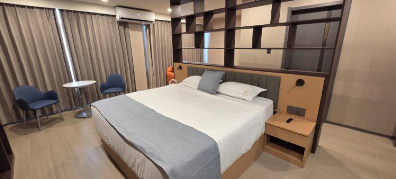 广场宫酒店(Plaza Court Hotel)图片