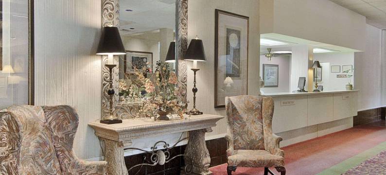 奥古斯塔市中心华美达酒店及会议中心(Ramada Hotel & Conf Center by Wyndham Augusta Downtown)图片